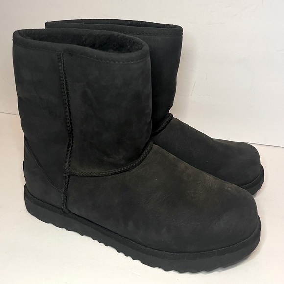 UGG Women's Classic Short II Boot, Black - Picture 1 of 16